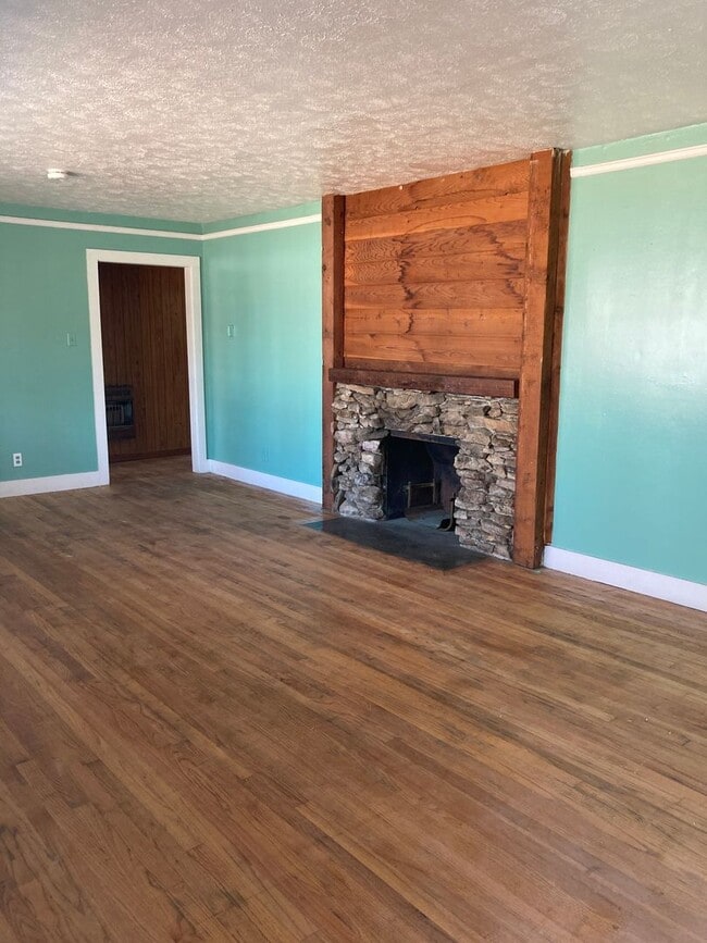 Photo - 330 W 41st St