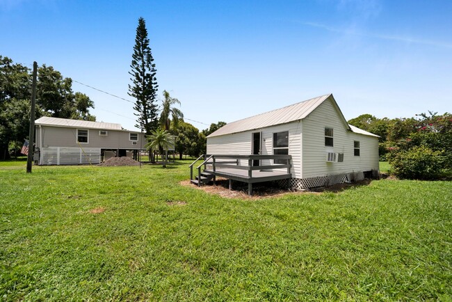Photo - 2950 Packinghouse Rd Unidad Entire property