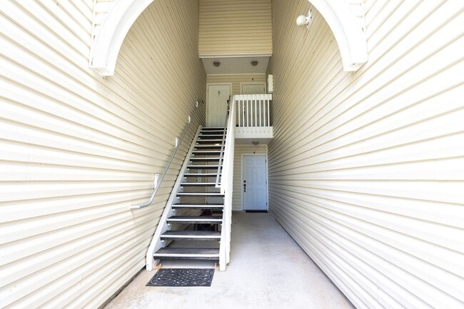 Photo - 1915 Westminster Cir