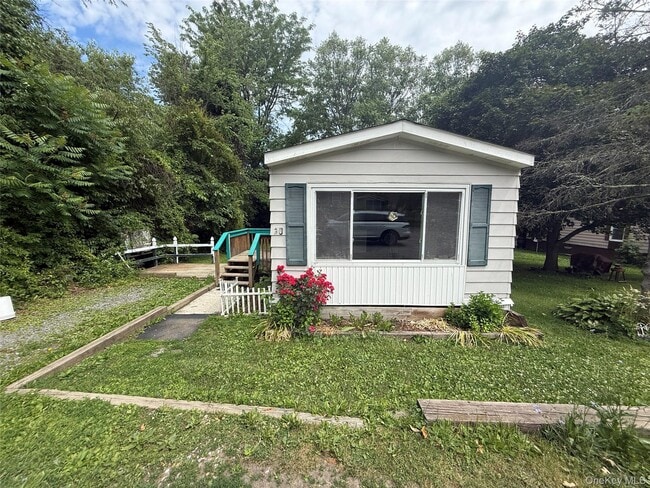 Building Photo - 20 Tanglewood Park Dr