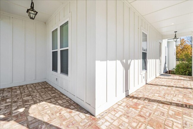 Photo - 3 Bedroom 3 Bath Luxury House in Southwoood