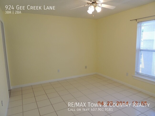 Photo - 924 Gee Creek Ln