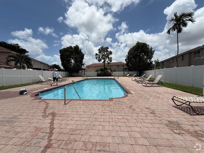 Building Photo - 13745 SW 276th St Rental
