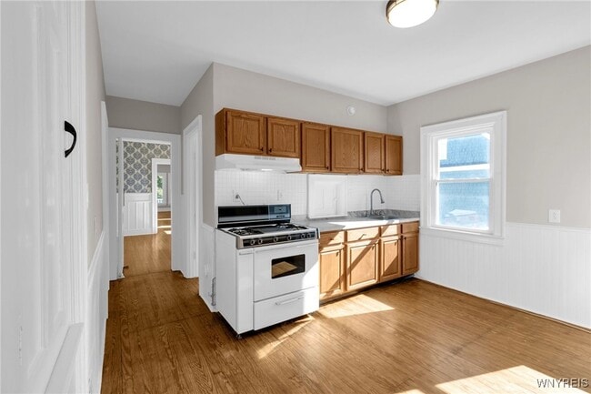 Photo - 146 Lancaster Ave