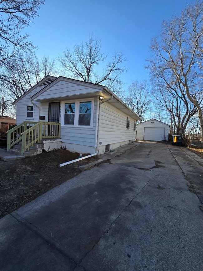 Photo - 3 bedroom with bonus extra room in basement fully rehabed