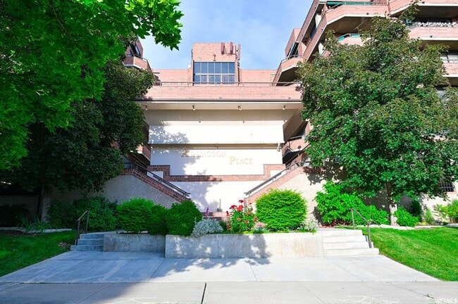 Building Photo - Modern Downtown Condo with Secure Access at Arlington Place Unit 501