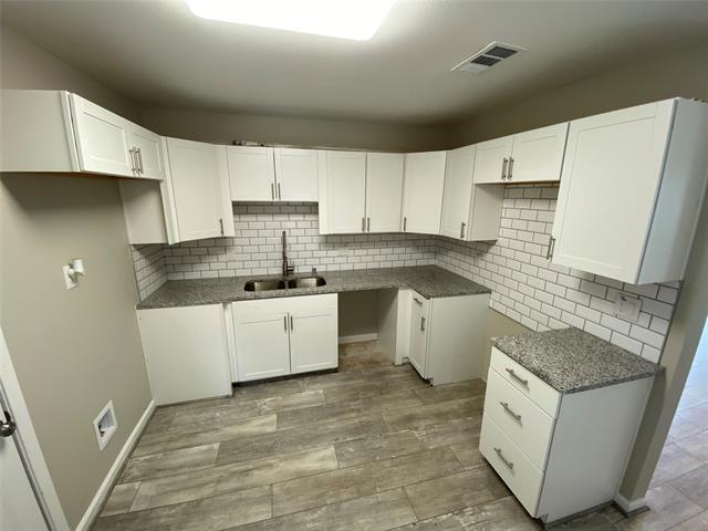 Photo - 2211 W Illinois Ave