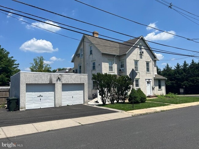 Photo - 1202 Huntingdon Rd