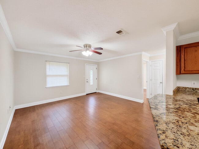 Photo - 806 Fairview Dr Unit B