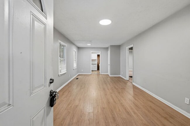 Photo - 178 Meador Way SE