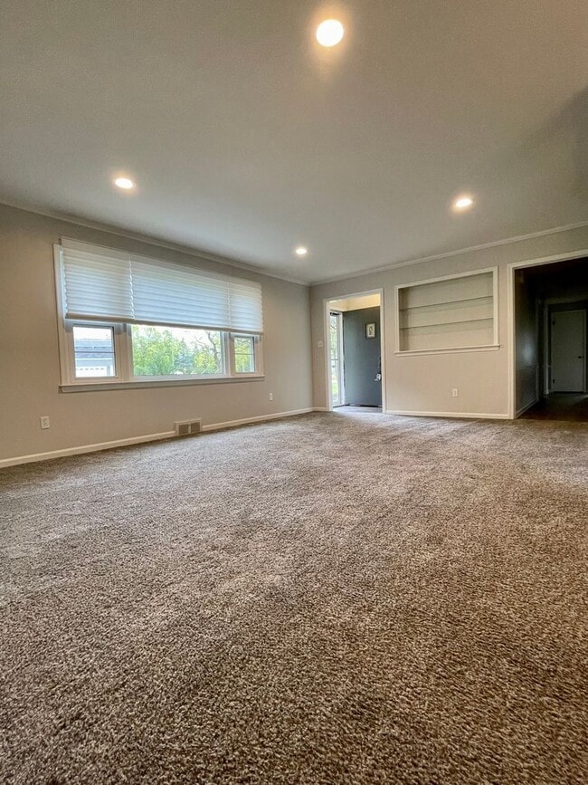 Photo - OFFERING ONE MONTH FREE RENT!! GORGEOUS AN...