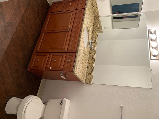 4720 Walden Cir