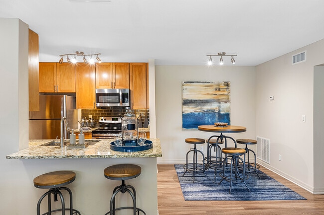 Building Photo - Cortland Mirror Lake Rental