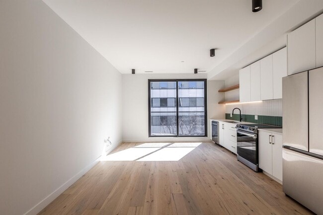 Photo - 1700 Oak Ave Unit 402