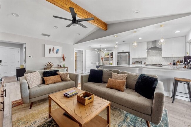 Photo - 1400 Chippeway Ln