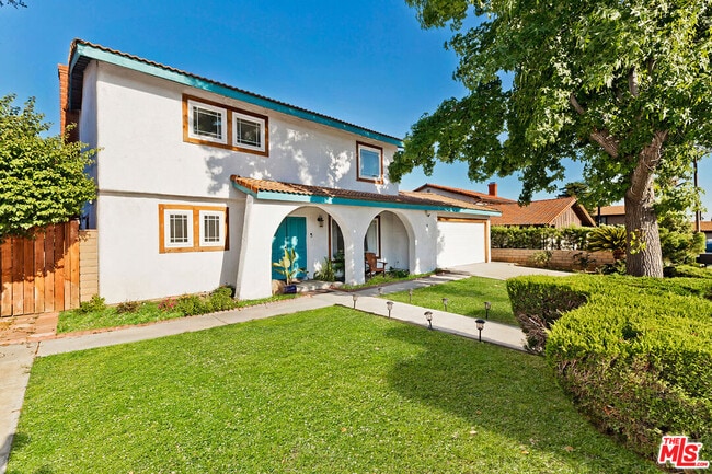 Photo - 628 Royalview St