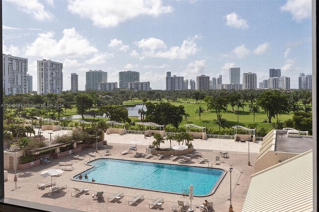 Photo - 20301 W Country Club Dr Condominio Unidad 728