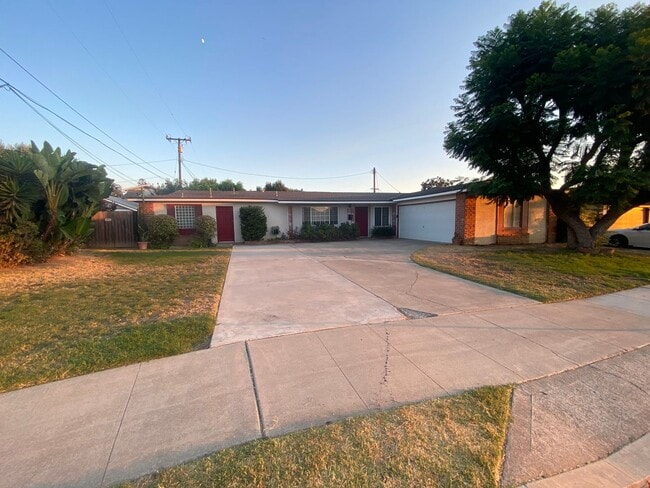 Photo - 2440 E Walnut Ave