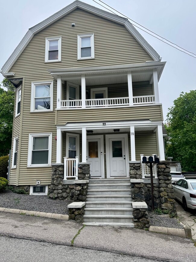 Building Photo - 19 Bellevue St Unit 3 Rental