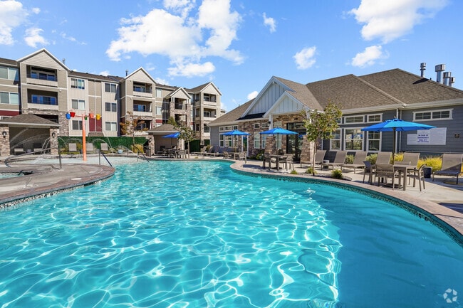 Luxurious Pool - Herriman Towne Center Rental