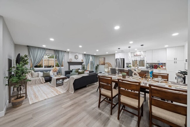 Building Photo - 9827 San Diego St Unit ID1465009P