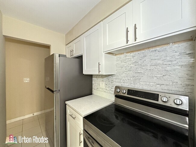 Photo - 672 W Sheridan Rd Unit A01C