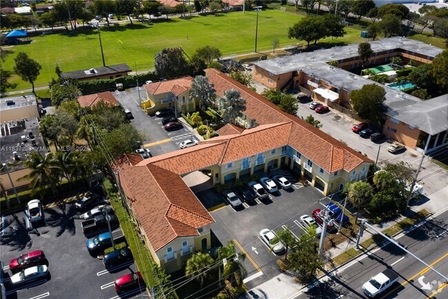Building Photo - 9720 SW 184th St Unit 201 Rental