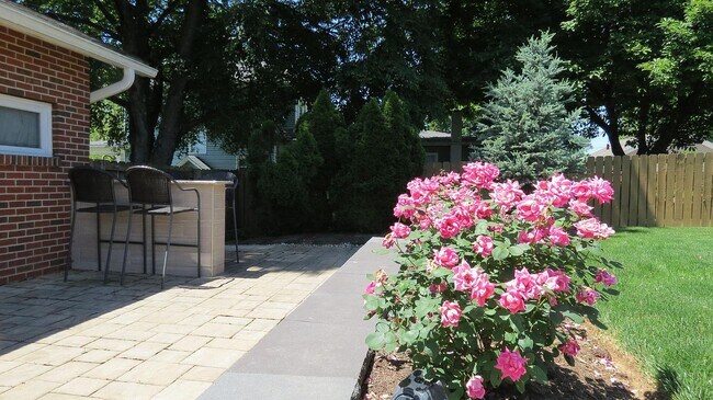 Photo - 1359 Harding Ave