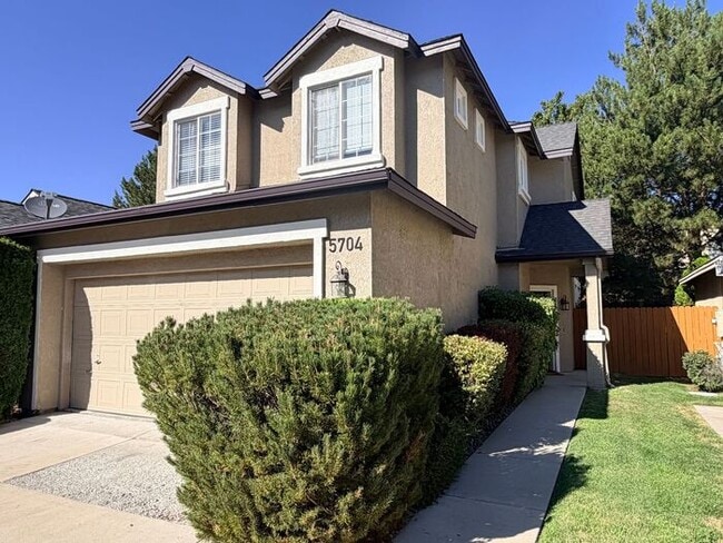 Building Photo - NW Reno Two Story - Beautiful Finishes with Mountain Views