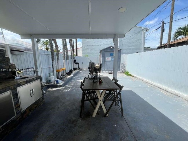 Photo - 1525 W 62nd St