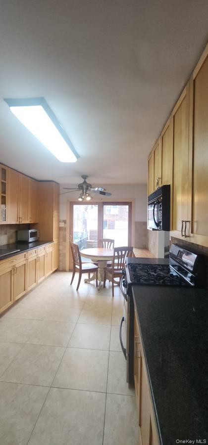 Photo - 79-20 150th St