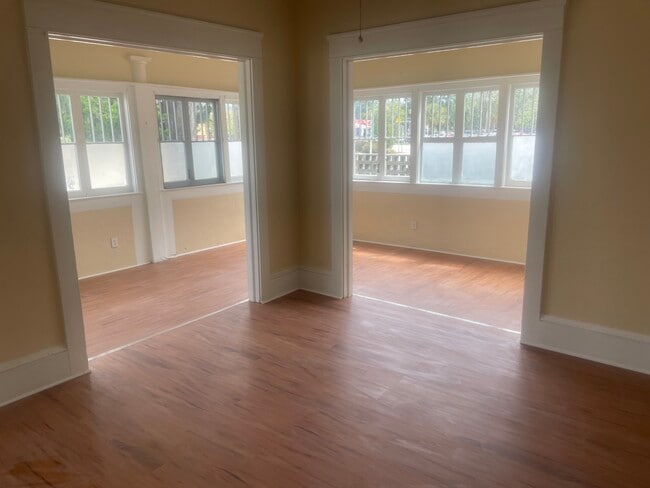 Photo - 114 N Helme Pl