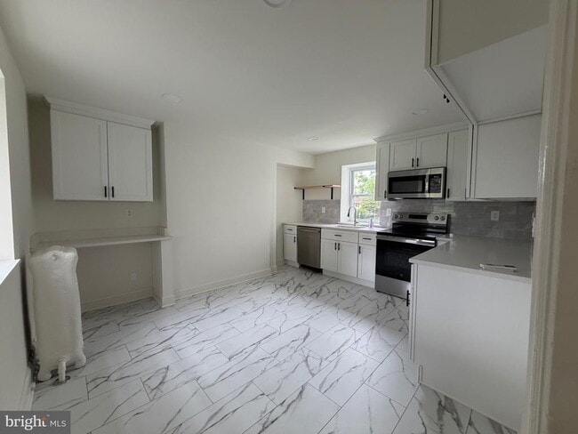 Photo - 461 W 11th Ave