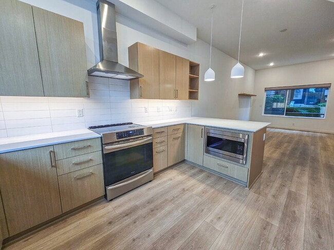 Photo - 2425 S Plum St