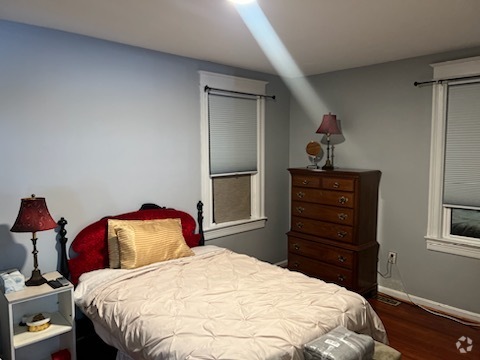 Building Photo - 1333 E St NE Rental