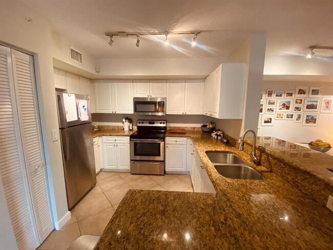 Building Photo - 405 Villa Cir Rental