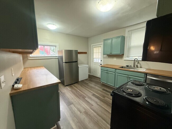 85/87 Schultz Ave.