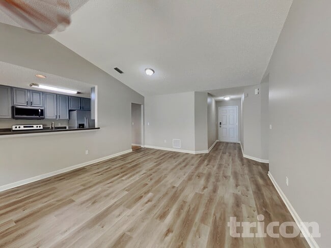 Photo - 6669 Southern Oaks Dr