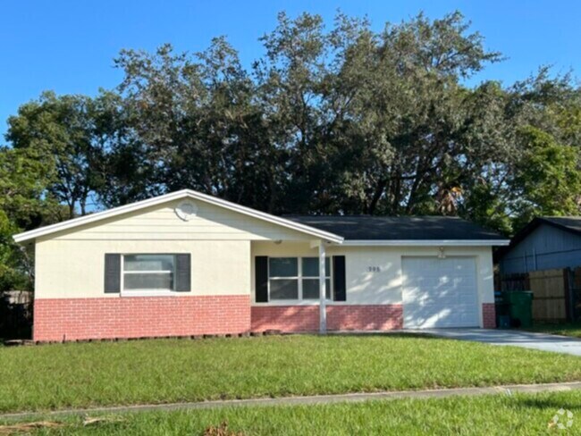 Building Photo - 3 bedroom home with 1 car garage and fence...