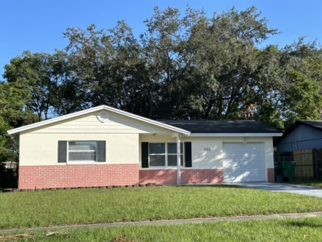 3 bedroom home with 1 car garage and fence... - 3 bedroom home with 1 car garage and fence...