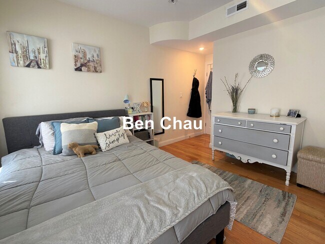 Photo - 537 Main St Unit 2B