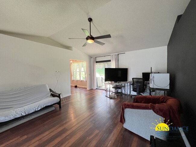 Building Photo - Spacious 3-Bedroom Home with Solar Panels & Lawn Maintenance Included in South Crestview