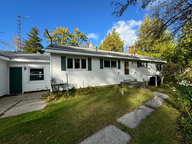 Photo - Gougeon Lake House