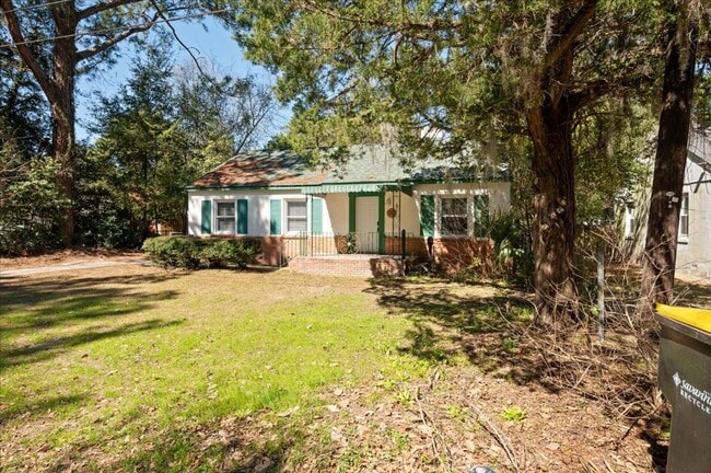 Photo - Charming 4-Bedroom Home in Victory Manor – Prime Savannah Location!