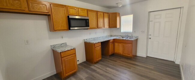 Photo - 2602 E Southgate Ave Unidad #1