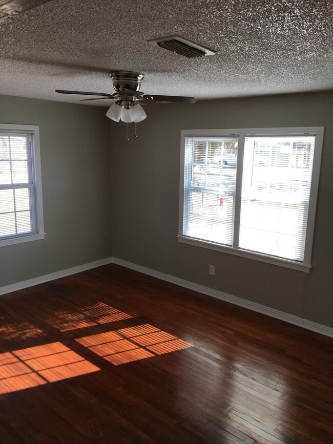 Photo - 4712 37th St