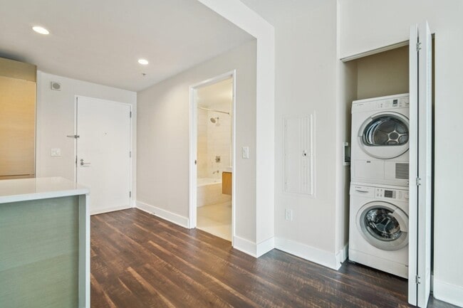 Photo - 77 Hudson St Unit 2701