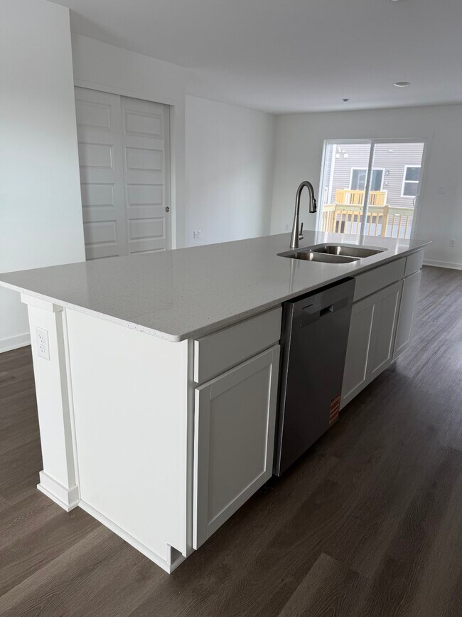 Photo - 1413 Oakfield Ln
