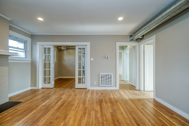 Living Room - 1869 Perrott Ave Apartamentos Unidad 2nd Floor