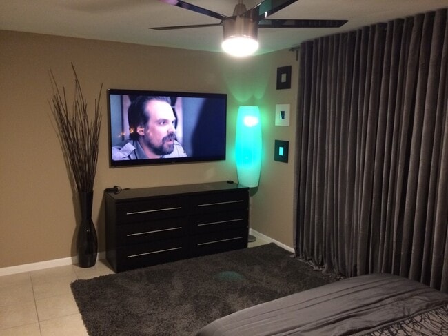 Photo - 201 Desoto St